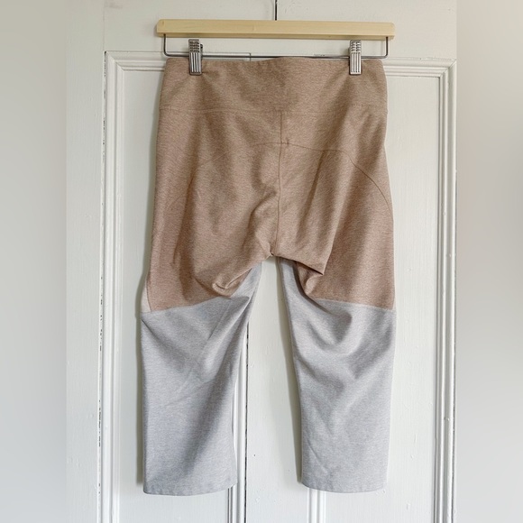 Outdoor Voices Tri Tone Knee Cap Color Block Leggings Size Medium - Picture 3 of 5
